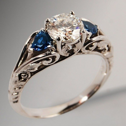 Lune Éternelle Sapphire Ring