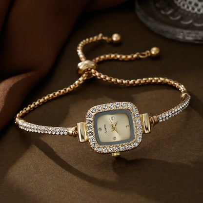 Luna Quartz Watch